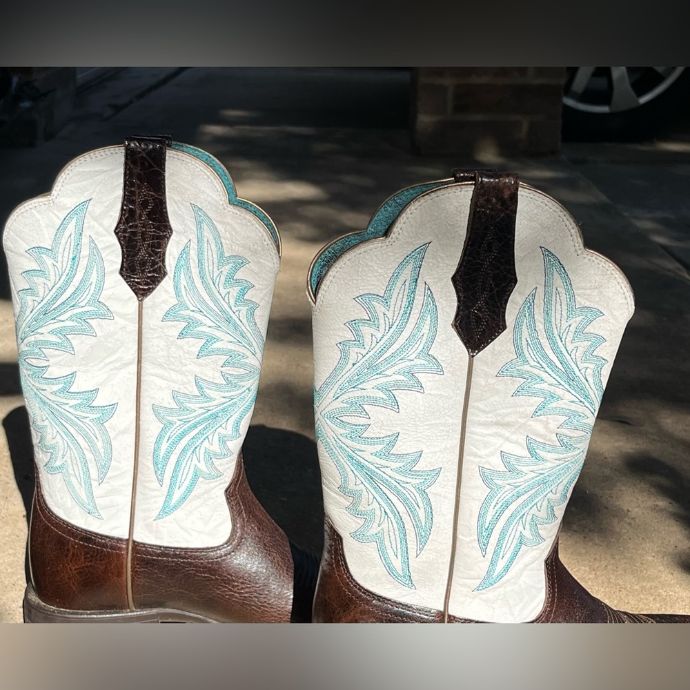 Ariat Brown Leather Western Boots with White Shaft and Beautiful Stitching NWOT - Picture 6 of 14